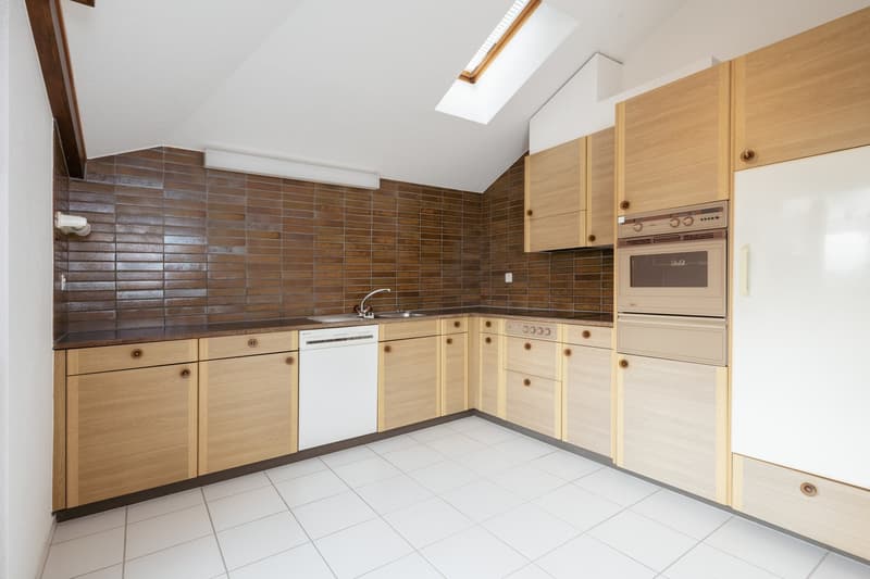 Charmante 2.5-Zimmer-Maisonettewohnung in ruhigem Quartier zu verkaufen (2)