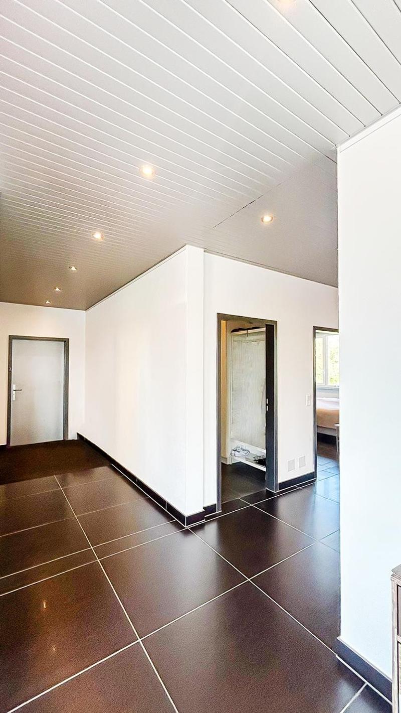 Grosszügige 4.5 Zimmer Wohnung mit viel Privatsphäre und Dachterrasse (13)