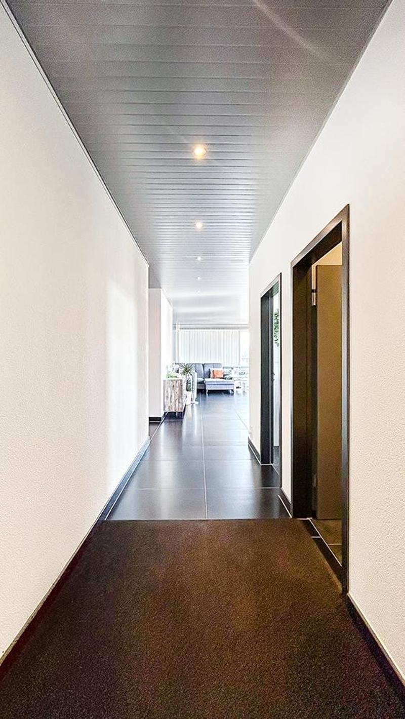Grosszügige 4.5 Zimmer Wohnung mit viel Privatsphäre und Dachterrasse (8)