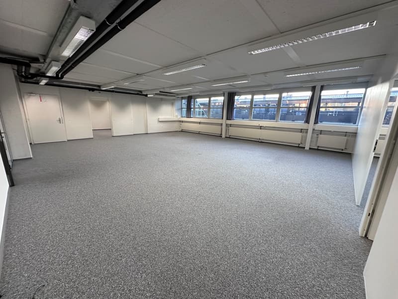 Espaces de bureau modernes avec plans d'étage flexibles (2)
