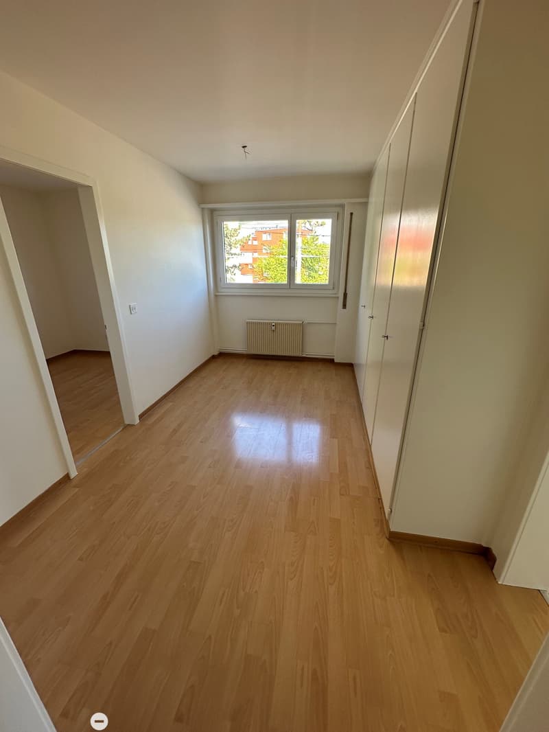 Charmante 4.5-Zimmer-Wohnung mit Balkon in Biel (5)