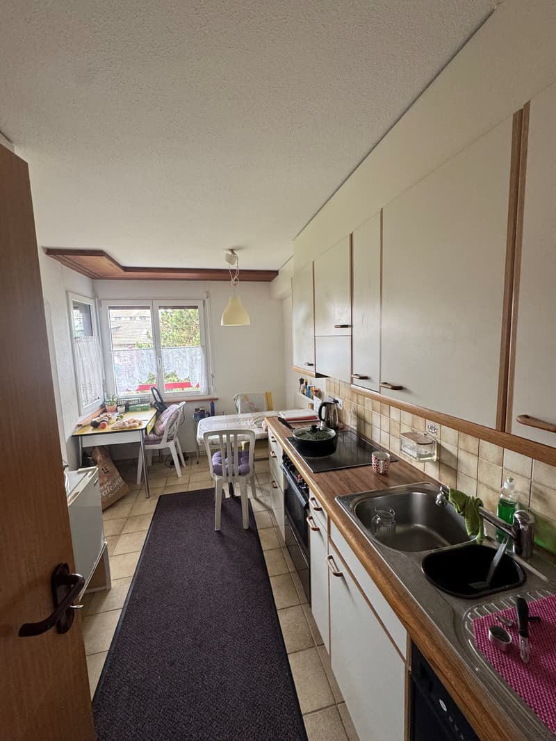 Sonnige 3.5-Zimmer-Wohnung mit Seesicht in Ipsach (4)