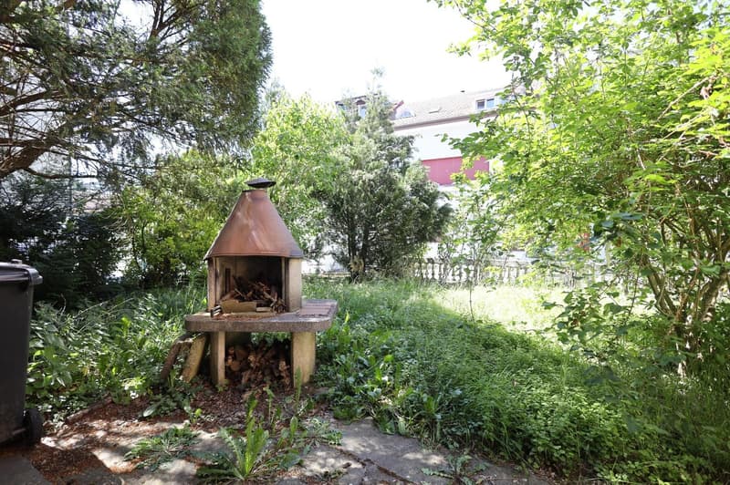 9-Zimmer-Zweifamilienhaus mit Potenzial in Biel (12)