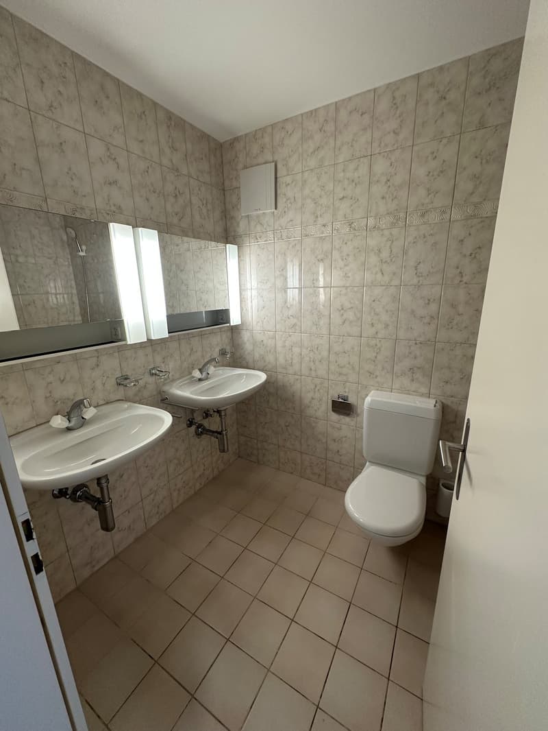 Helle 4.5-Zimmer-Wohnung mit Balkon in Biel (8)