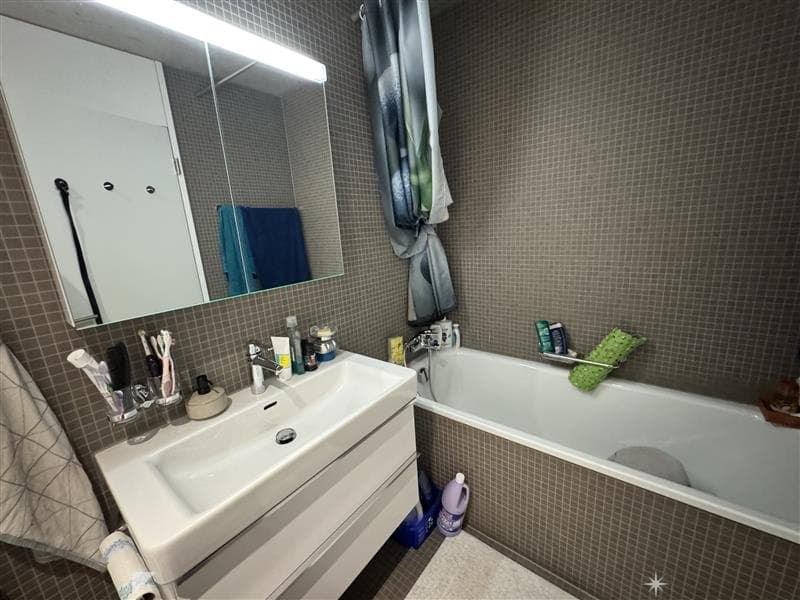 Moderne 4.5-Zimmer-Wohnung mit Balkon in Biel (4)