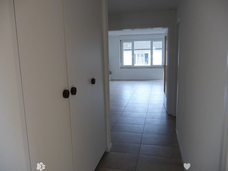 Sonnige 4.5-Zimmer-Wohnung mit Balkon in Biel (4)