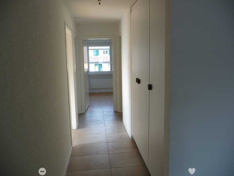 Sonnige 4.5-Zimmer-Wohnung mit Balkon in Biel (5)