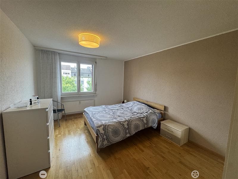 Helle 4.5-Zimmer-Wohnung mit Balkon im Zentrum von Biel (5)