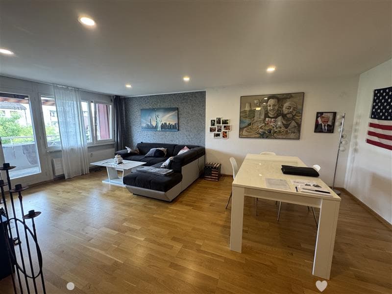 Helle 4.5-Zimmer-Wohnung mit Balkon im Zentrum von Biel (1)