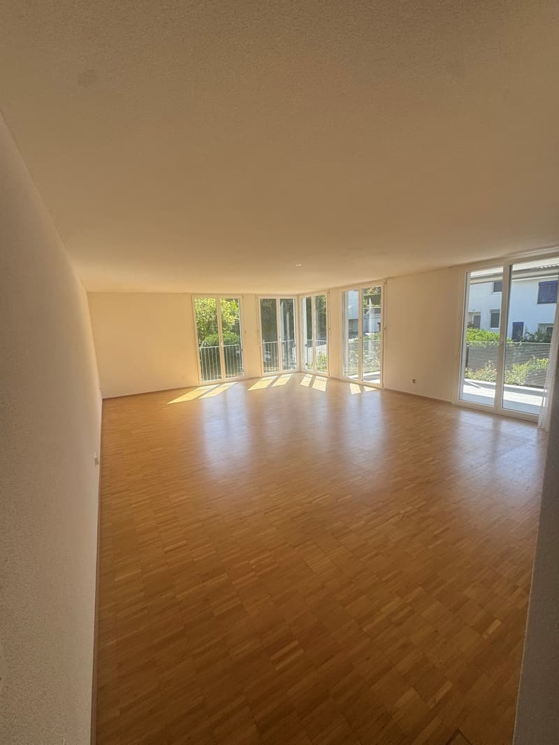 Moderne 4.5-Zimmer-Wohnung mit Balkon in Ipsach (4)