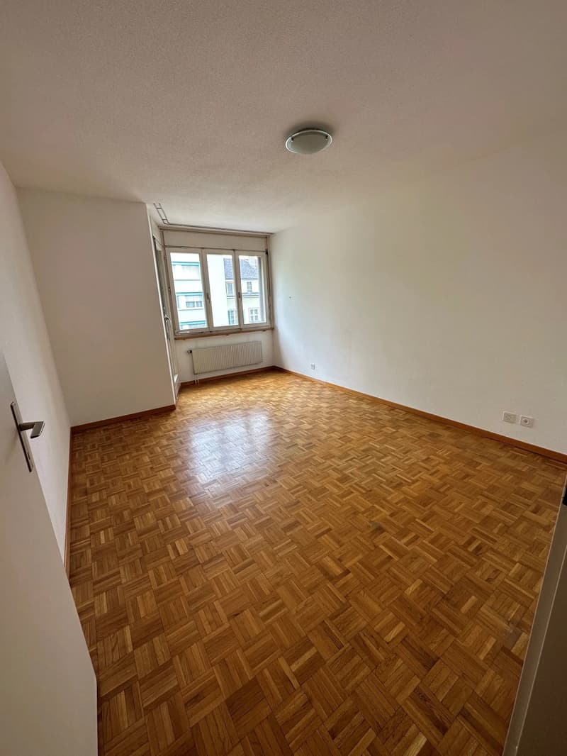 Praktische 2-Zimmerwohnung mitten in Biel (4)
