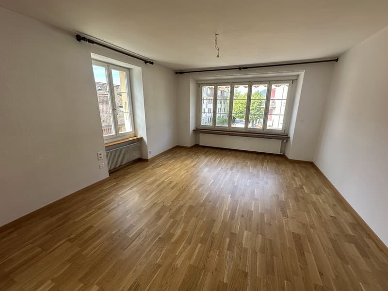 Zentrale, geräumige 5.5-Zimmer-Wohnung in Nidau – ideal für Familien und WGs (2)