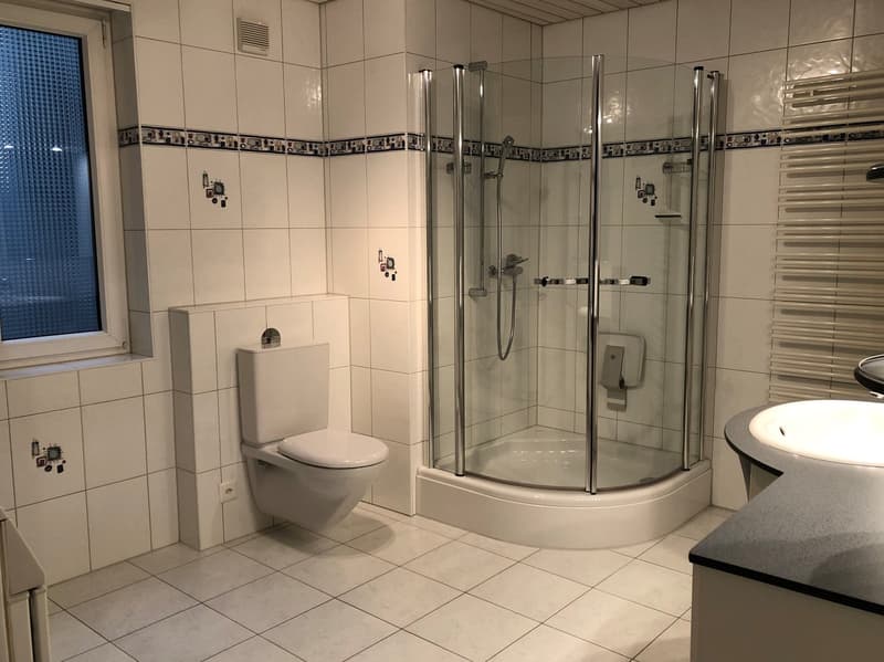 Zentrale, geräumige 5.5-Zimmer-Wohnung in Nidau – ideal für Familien und WGs (8)