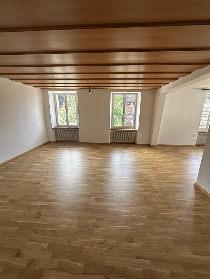 Zentrale, geräumige 5.5-Zimmer-Wohnung in Nidau – ideal für Familien und WGs (3)