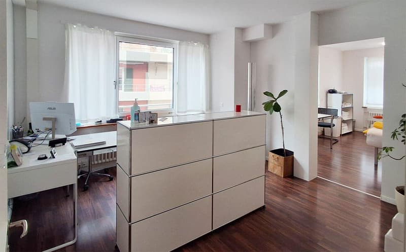 Zentralgelegene Büro- / Praxisräumlichkeiten suchen neue Mieter (7)