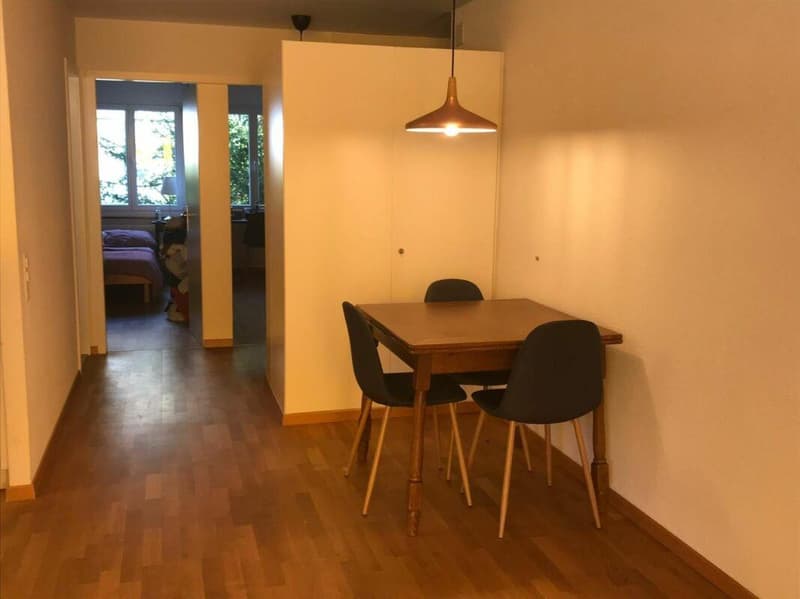 Essbereich mit Hochschrank