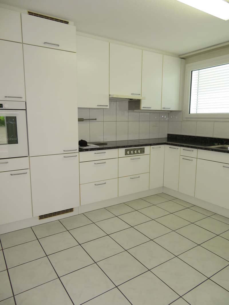 Grosszügige 4.5-Zimmerwohnung an ruhiger und sonniger Lage (8)