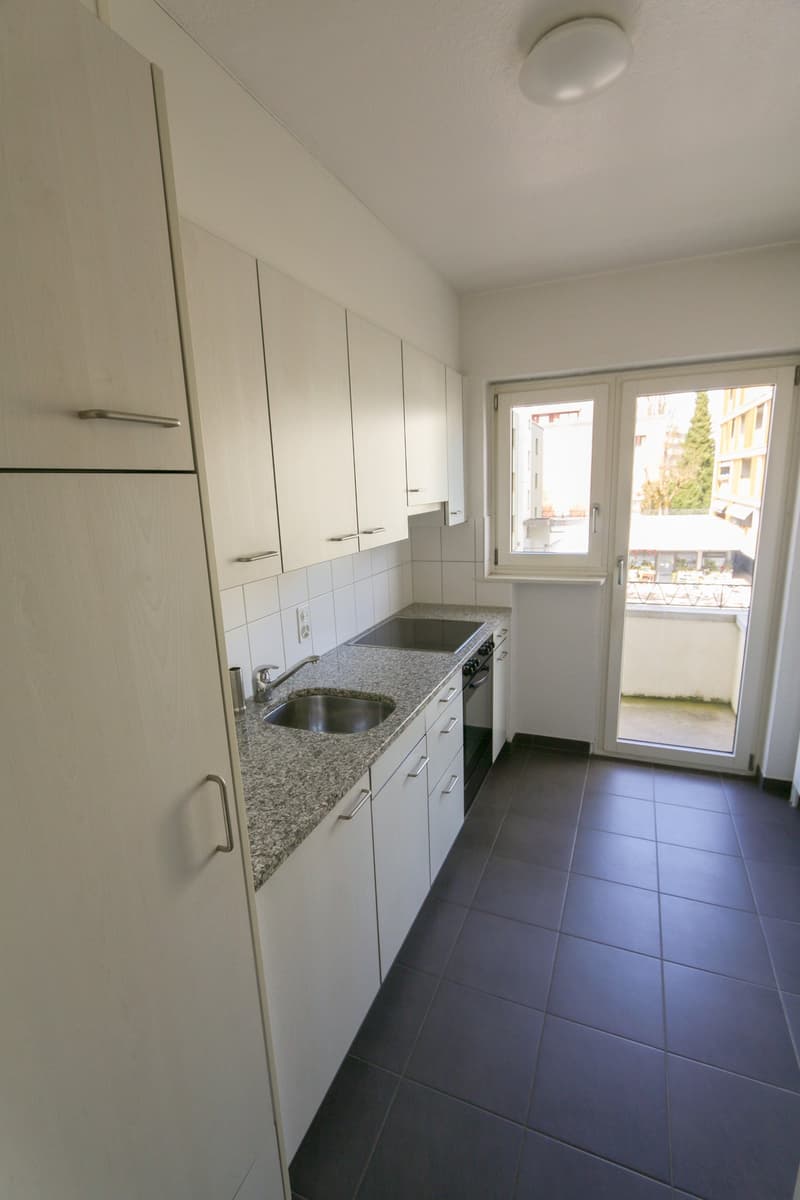 Helle 3-Zimmer-Wohnung mit Balkon in Zollikofen (2)