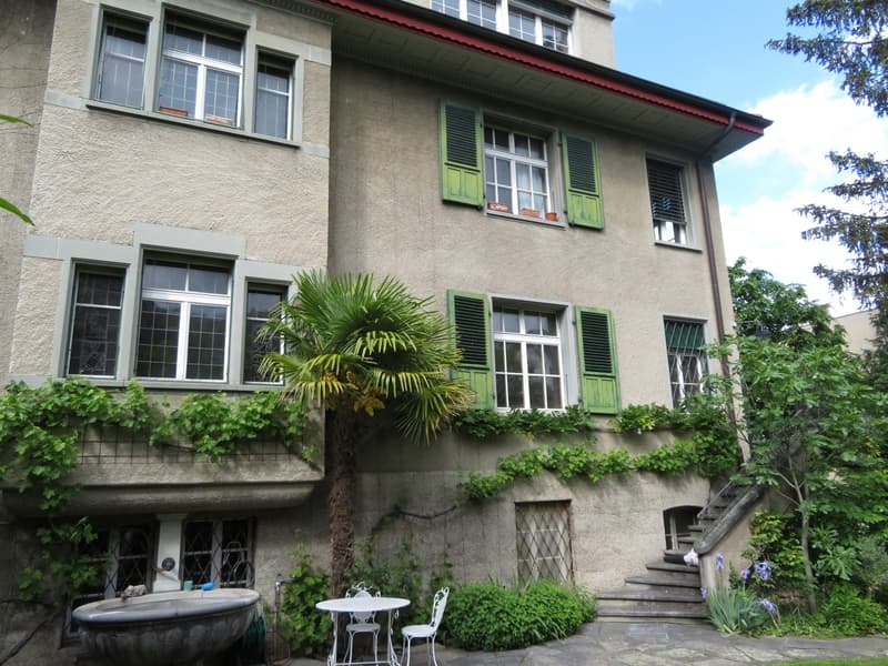 Herrschaftliche 4.5 Zimmerwohnung mit schönem Gemeinschaftsgarten (11)