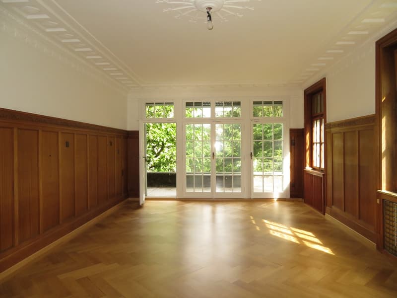 Herrschaftliche 4.5 Zimmerwohnung mit schönem Gemeinschaftsgarten (2)
