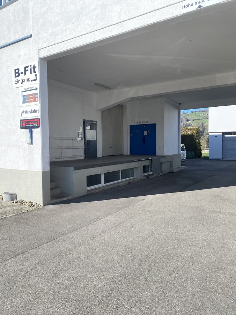Gewerberaum mit Büro in Münsingen (4)
