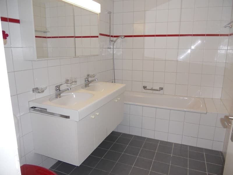4-Bedroom Apartment, 1st Floor Right (4)