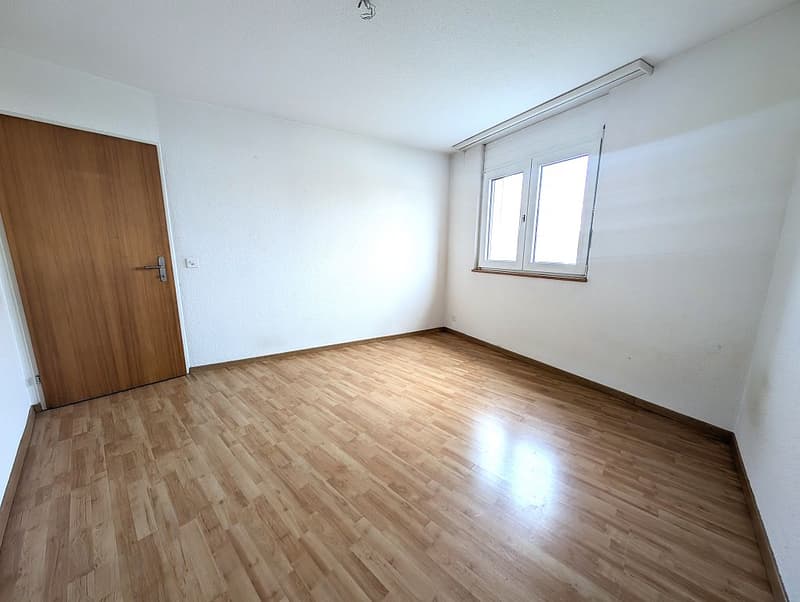 4 1/2-Zimmerwohnung, Parterre links (5)