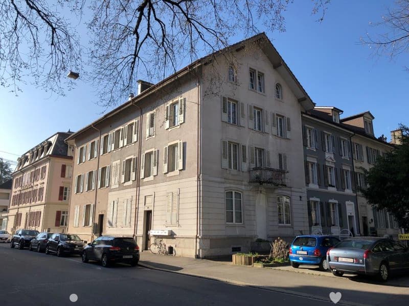 teilsanierte 4- Zimmerwohnung 1. Stock (1)