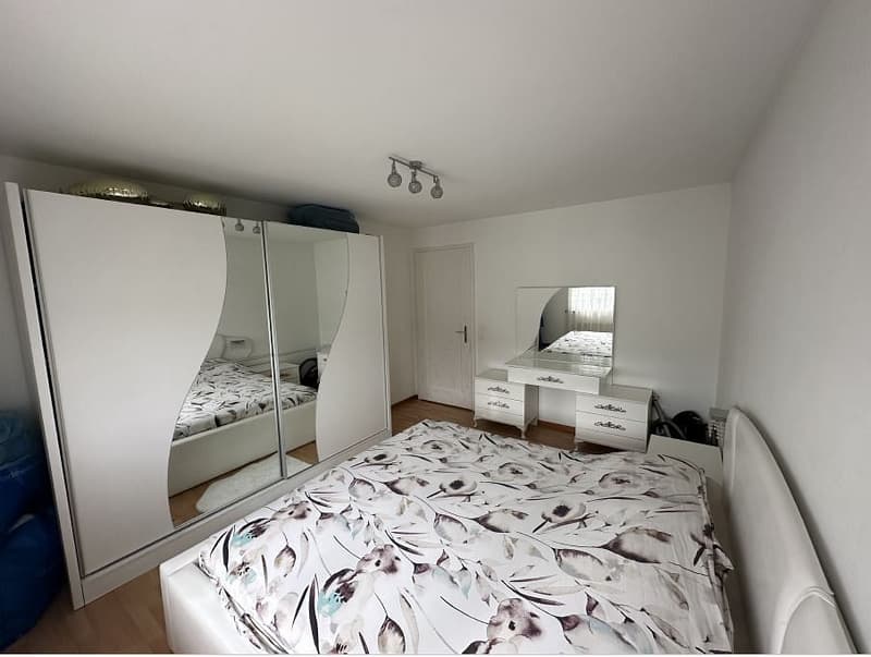 3-Zimmerwohnung im 1. Stock links (4)