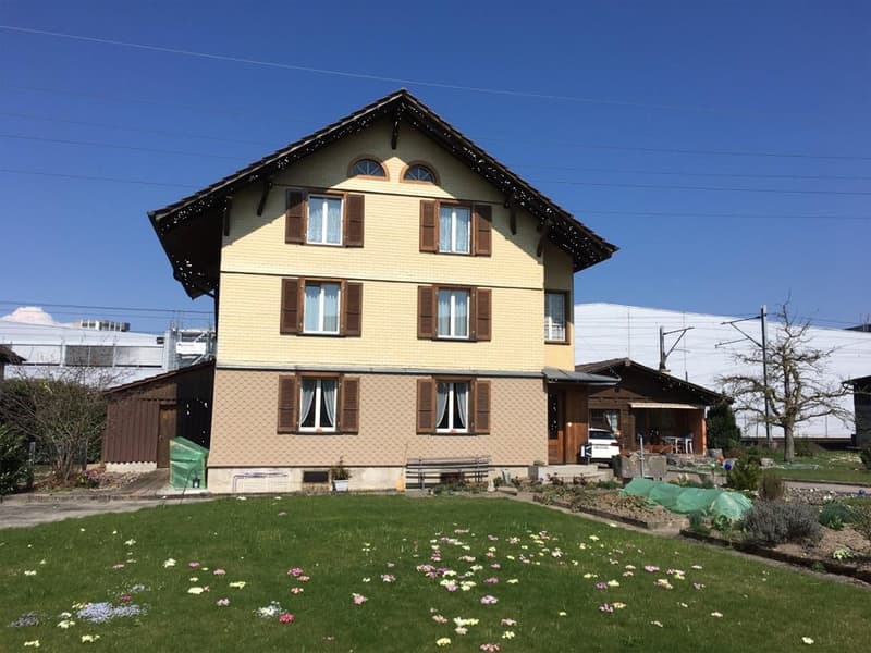3 1/2 Zimmerwohnung, 2. Stock (1)
