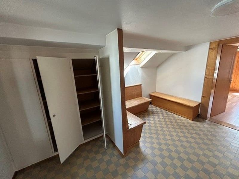 3 1/2 Zimmerwohnung, 2. Stock (2)