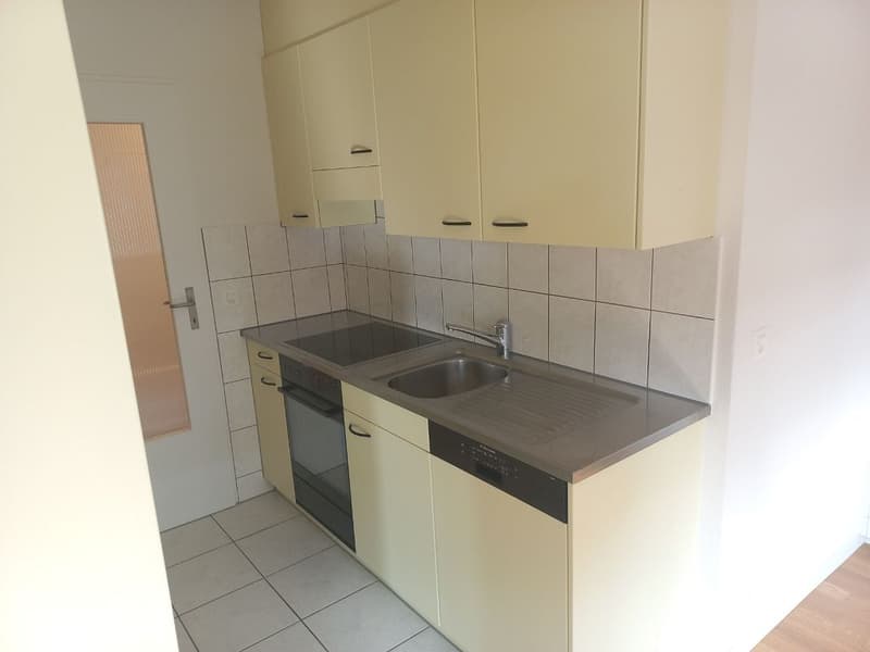 schöne 2 1/2-Zimmerwohnung im 1. Stock (3)