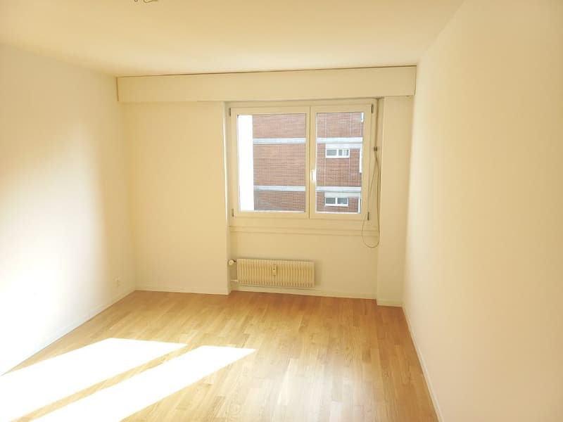 schöne 2 1/2-Zimmerwohnung im 1. Stock (8)