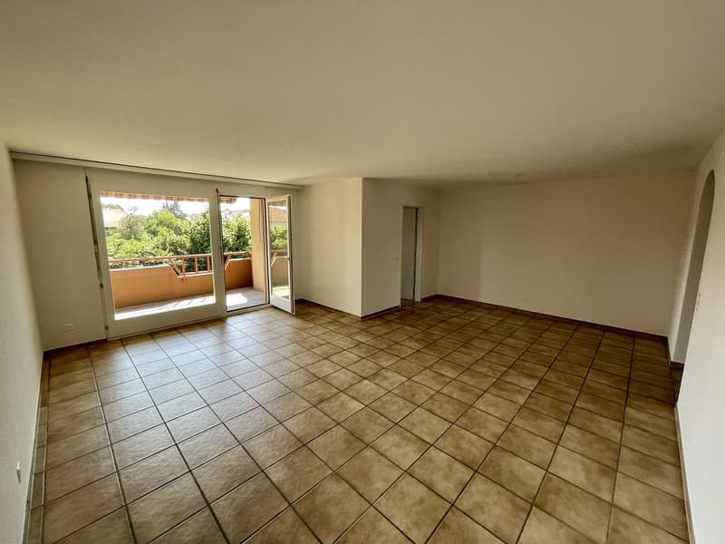 Grosse 3 1/2-Zimmerwohnung, 1. Stock links (3)