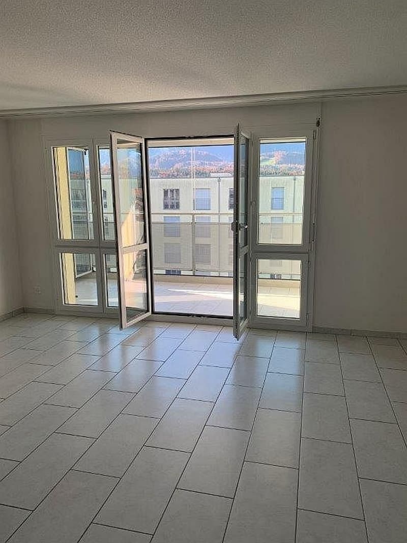 Wundervolle 3 1/2-Zimmerwohnung, 3. Stock links (4)