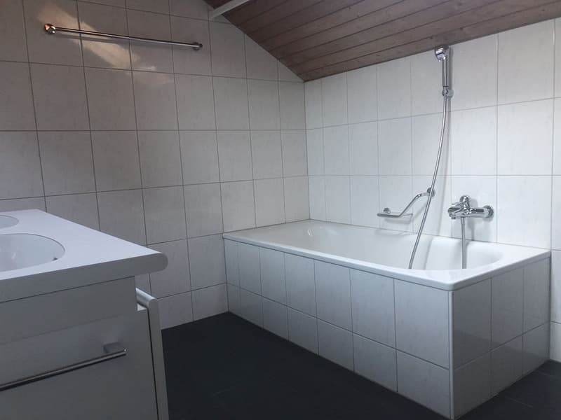5 1/2-Zw Maisonette, 2. Stock links (13)