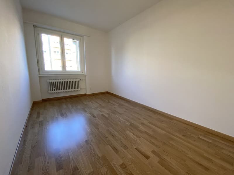 3 1/2-Zimmerwohnung, Parterre rechts (5)