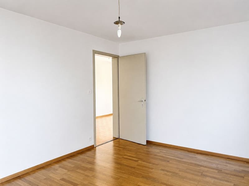 2.5-Zimmerwohnung, 2. Stock rechts (6)