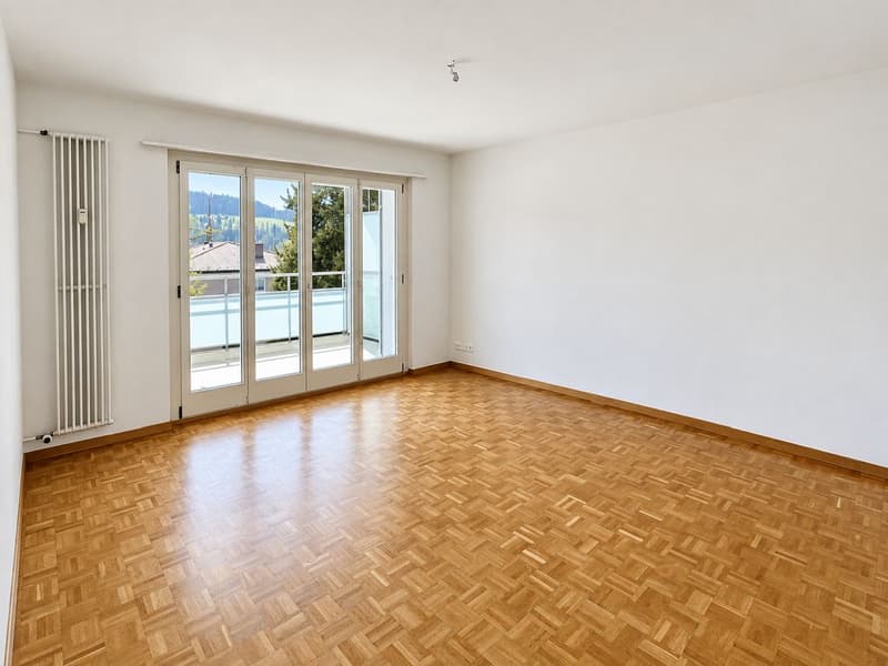 Grosszügige 4-Zimmerwohnung, 2. Stock rechts (4)