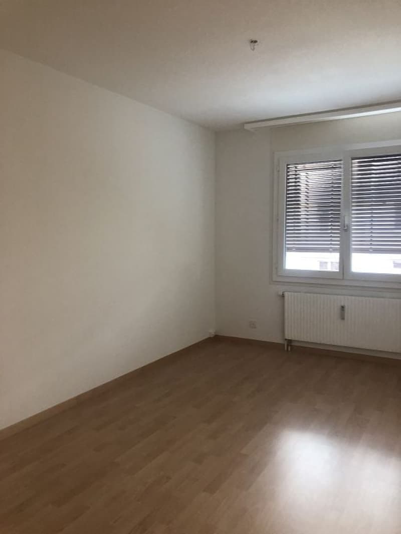5 1/2-Zw Maisonette, 2. Stock links (6)