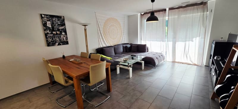 Moderne und grosszügige 2.5-Zimmer-Wohnung mit Balkon in Staffelbach (2)