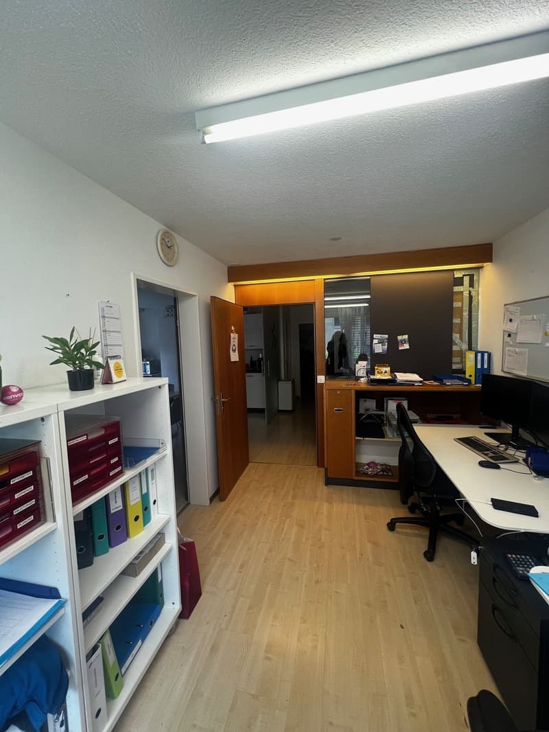Heller Gewerberaum – ideal als Büro oder Atelier (4)