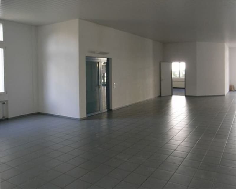 Entrée, offenes Sekretariat, noch ohne Laminat