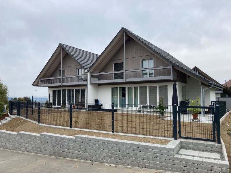 Charmantes 5.5-Zimmer-Doppeleinfamilienhaus in Beinwil am See (1)