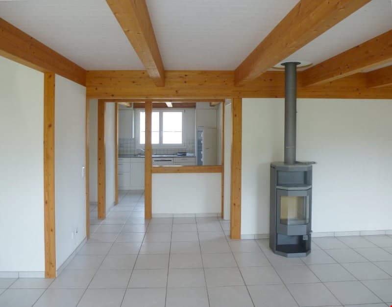Blick vom Wohnzimmer in die Küche
