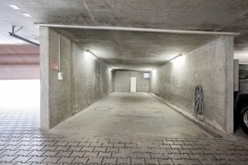 Idéalement situé à proximité de l'A1 Mägenwil ; grands espaces avec un très bon accès (2)