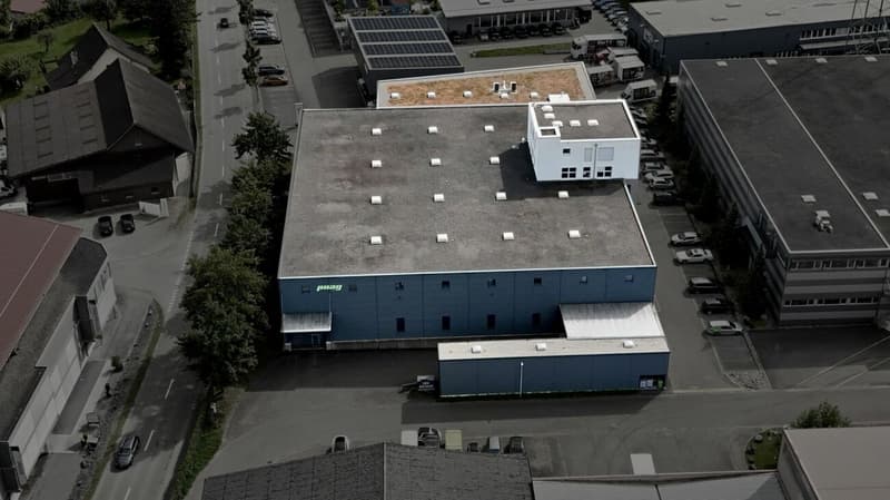Geschäftshaus mit 10 m Hochregallager und 800 m2 Büro zentral im Mittelland (3)