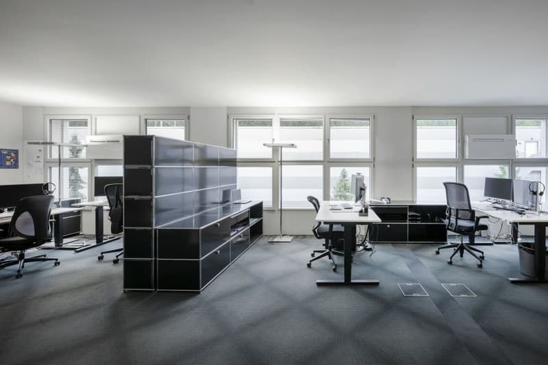 Geschäftshaus mit 10 m Hochregallager und 800 m2 Büro zentral im Mittelland (11)