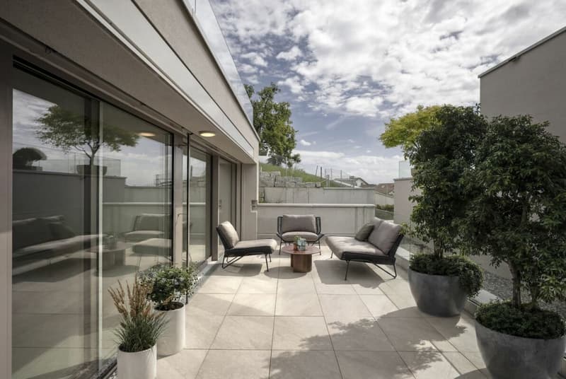 Zimmer Terrasse mit KI möbliert