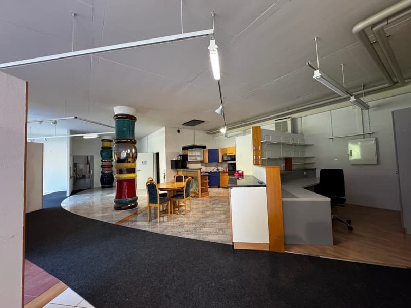 Küche und Büro